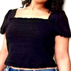 Torrid Sz. 2 -Black Challis Smocked Puff Sleeve Crop Top